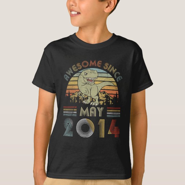 5 åriga för Dinosaurfödelsedag för maj 2014 5th T Shirt (Framsida)
