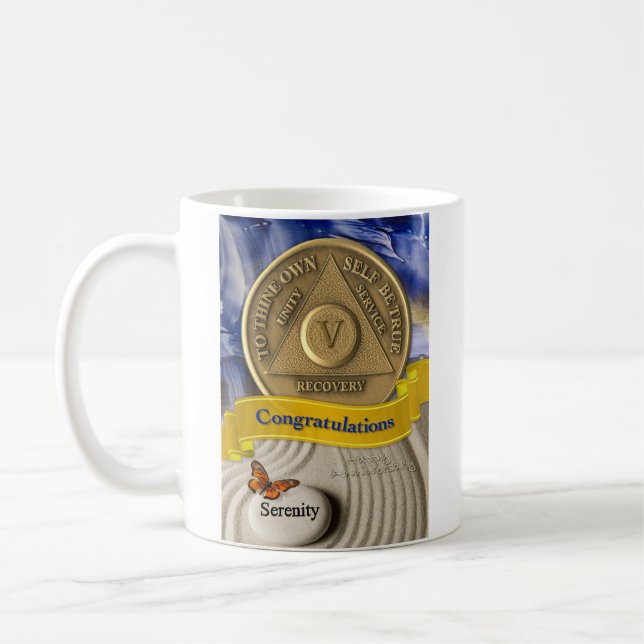 5 års anpassat namn AA jubileum Serenitet Kaffemugg (Vänster)