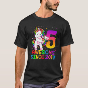 5 års gammal Unicorn Flossing 5:e Birthday Girl Un T Shirt