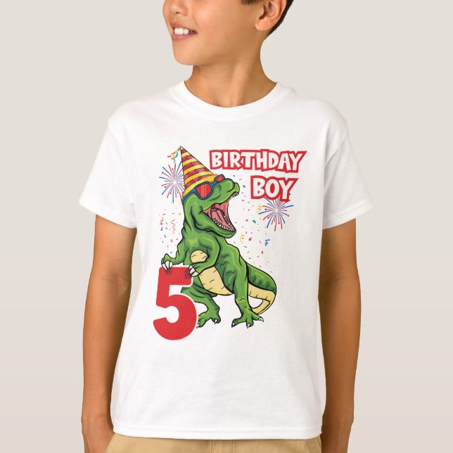 5:e födelsedagspojken T-Rex Dinosaur Kids  T Shirt (Framsida)