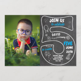 5:e pojkens födelsedagskalkbräde med fotoblått num inbjudningar