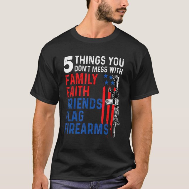 5 Sak Du är inte  med familjevänner T Shirt (Framsida)
