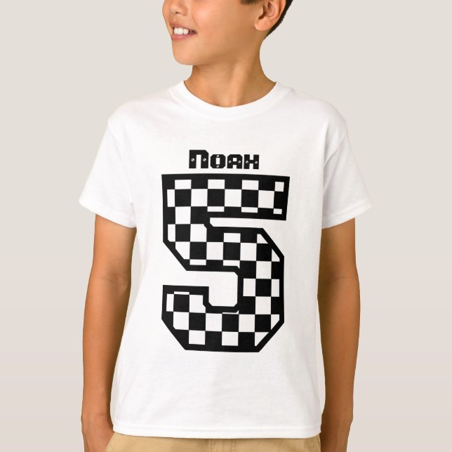 5th födelsedagcheckers för femåring med namn V02M T-shirt (Framsida)