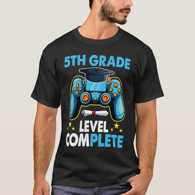 5th Grade Graduation Level Complete Gamer 2023 T Shirt (Framsida)