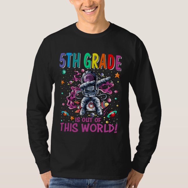 5th Grade Is Out Of This World Space Rocket T Shirt (Framsida)