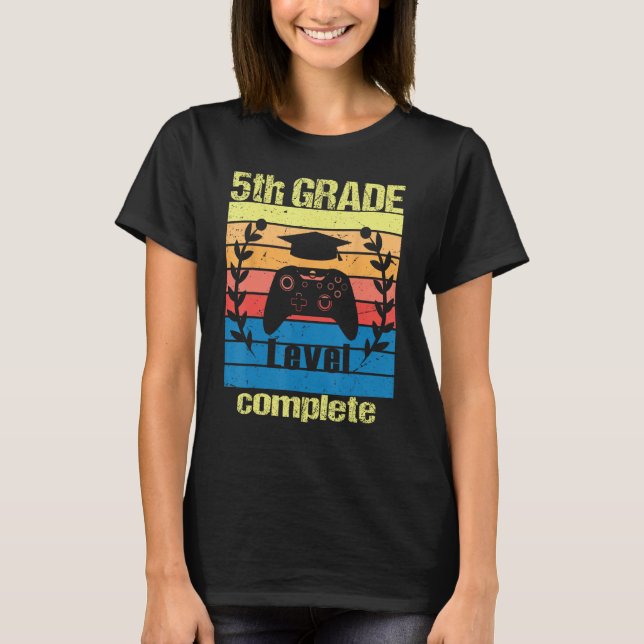 5th Grade level complete Retro Graduation Video Ga T Shirt (Framsida)