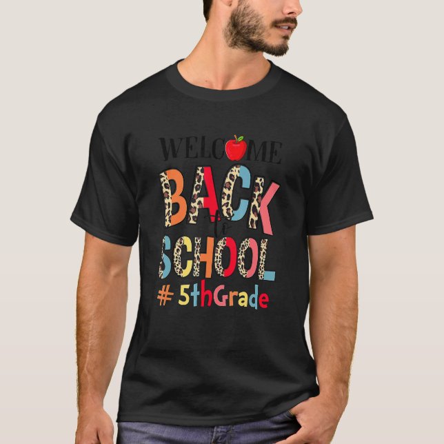 5th Grade Welcome Back To School Leopard Boys Girl T Shirt (Framsida)