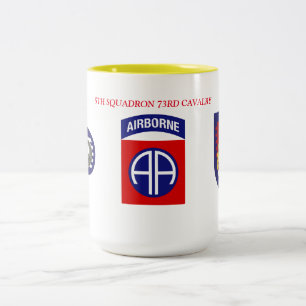 5TH KAVALLERI för SKVADRONEN 73RD RÅNAR Två-Tonad Mugg