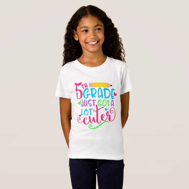 5th Klassen fick precis ett lott mer gullig back T-shirt (Hel framsida)