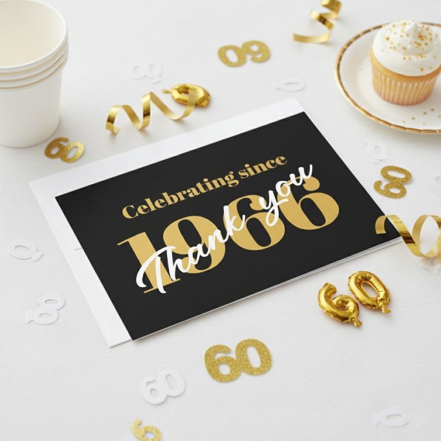 60-årsfirande 1966 Retro Svart Och Guld Tack Kort (Thank you card on a table with white and gold 60th birthday decorations and a cupcake.)