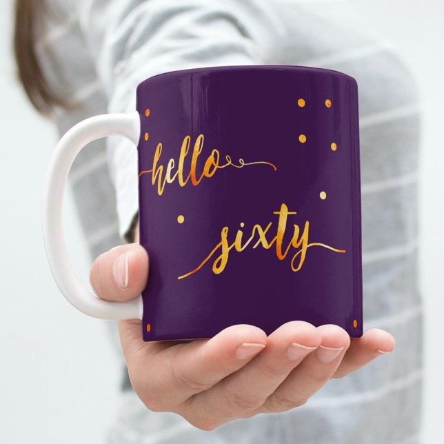 60-årsskript för lila guld typografi kaffemugg (Skapare uppladdad)
