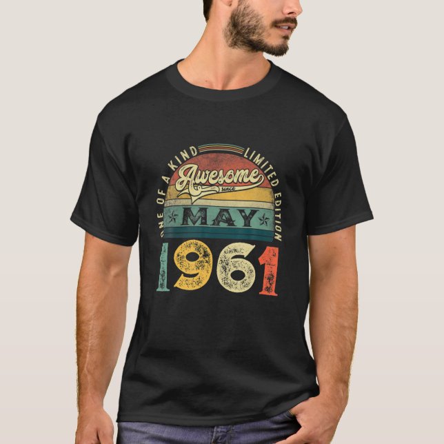 60 maj 1961 Dekorationer på födelsedagen Manar Kvi T Shirt (Framsida)