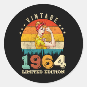 61 Ålderdag 1964 Vintage 61:a födelsedagen Kvinnor Runt Klistermärke