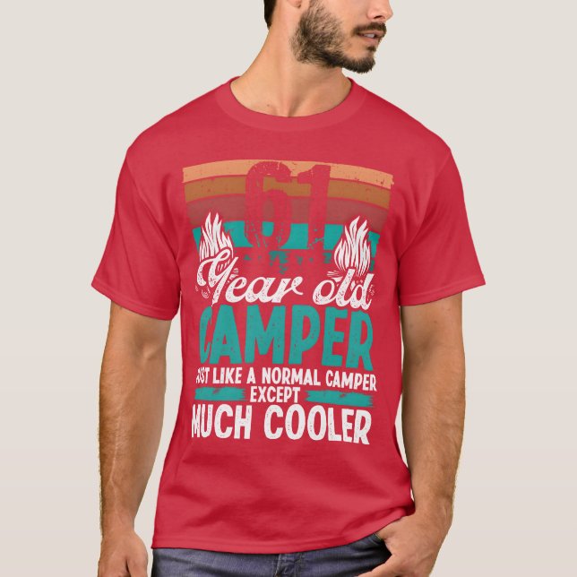 61-årig campare scouting camping 61 födelsedag gi t shirt (Framsida)