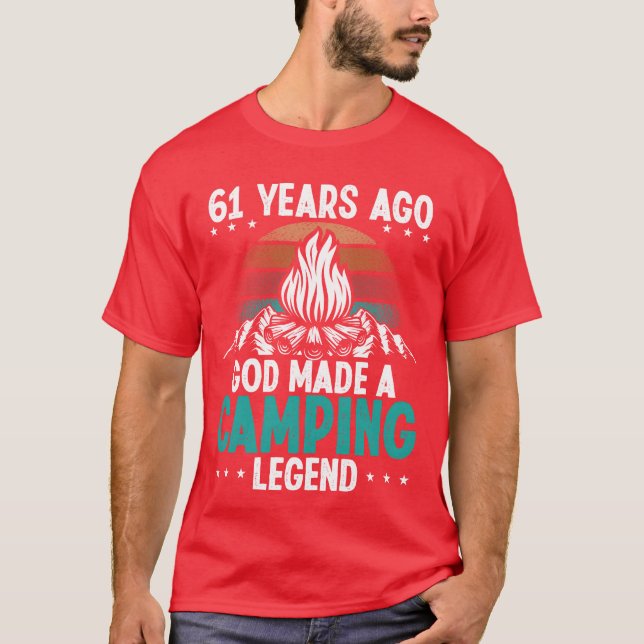 61-årig campinglegend Scout 61Födelsedagscamper T Shirt (Framsida)