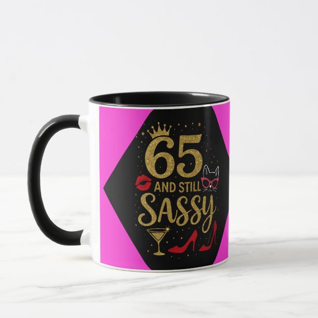 65 och fortfarande fräck Rolig födelsedagspresent  Mugg (Vänster)