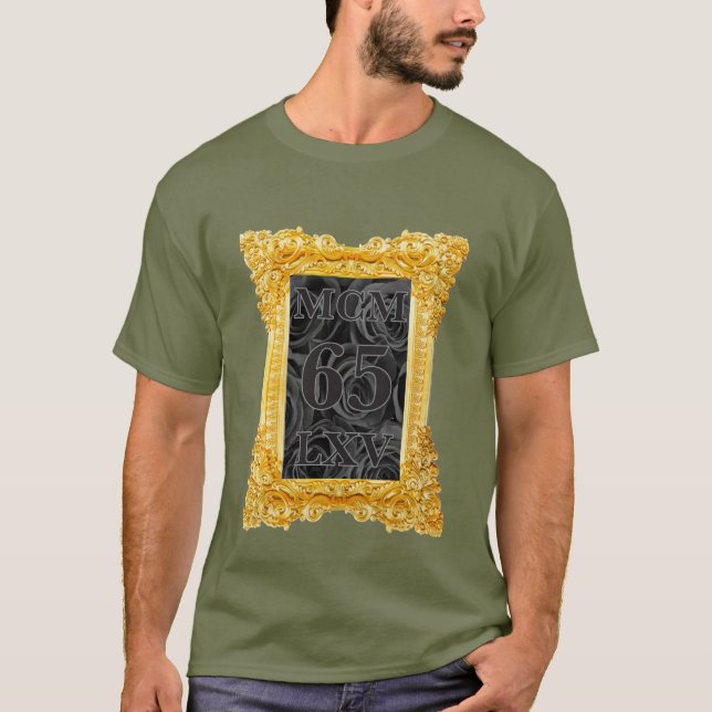 65 svart romanar för MCMLXV T-tröja T-shirt (Framsida)