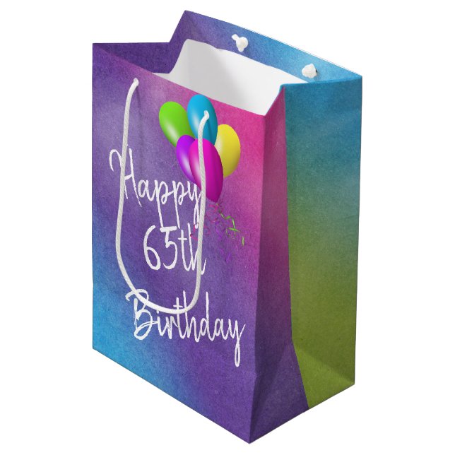 65e Birthday Balloon Rainbow Medium Gift Bag (Framsidan Vinklad)