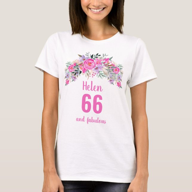 66-årsdagen rosa blommigt namn t shirt (Framsida)