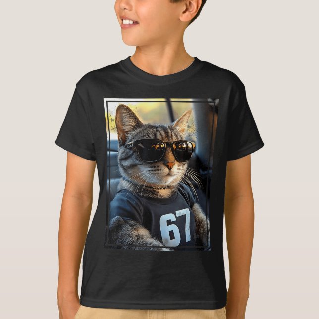 67 And Still Cool Funny Birthday Meme Cat  T Shirt (Framsida)