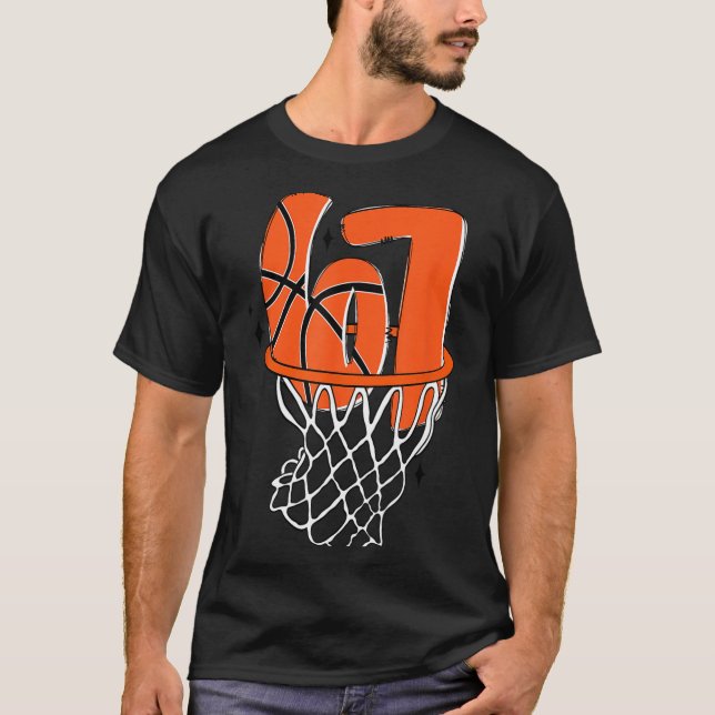 67 Basketball Six Seven 6 7 Meme Funny 67 Basketba T Shirt (Framsida)