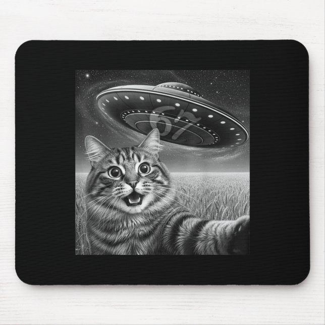 67 Cat Selfie With Alien Ufos Funny Cat Six Seven  Musmatta (Framsidan)