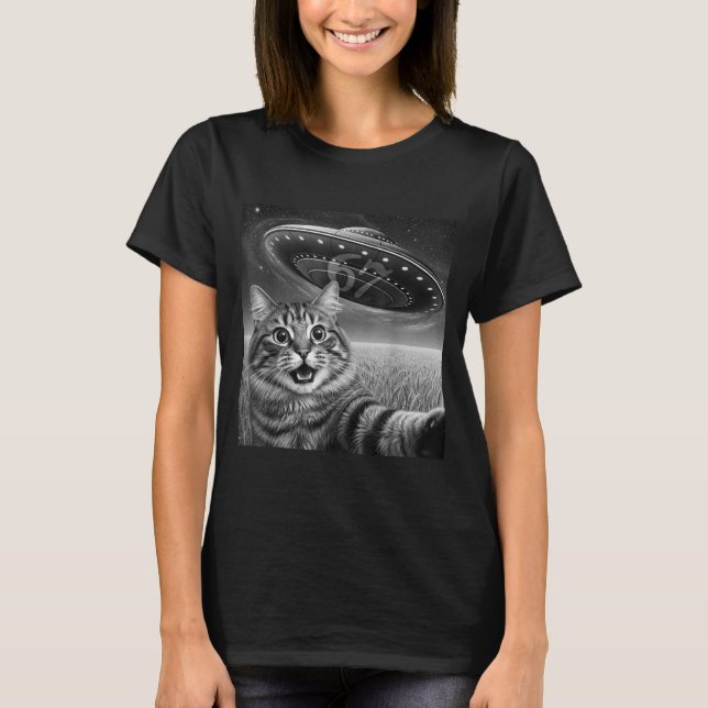 67 Cat Selfie With Alien Ufos Funny Cat Six Seven  T Shirt (Framsida)