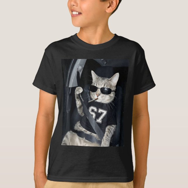 67 Cat Wearing Sungles Gen Alpha Smoking Cat  T Shirt (Framsida)