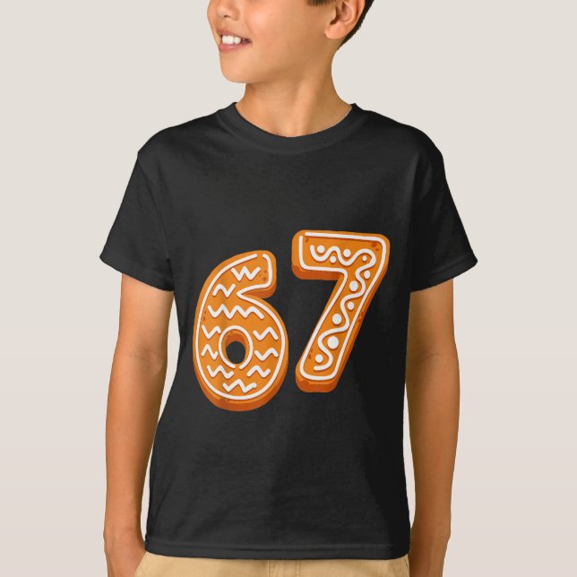 67 Christmas Funny 6 7 Gingerbread Six Seven Xmas  T Shirt (Framsida)