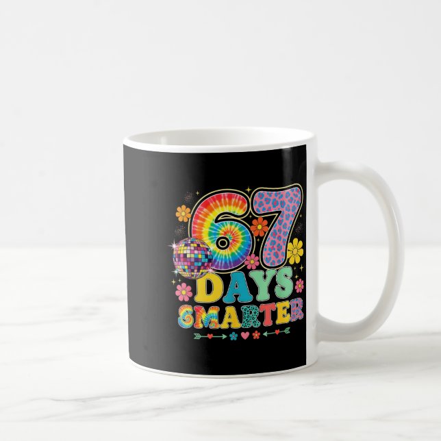 67 Days Smarter Tie Dye Girls Student Teacher 67 M Kaffemugg (Höger)