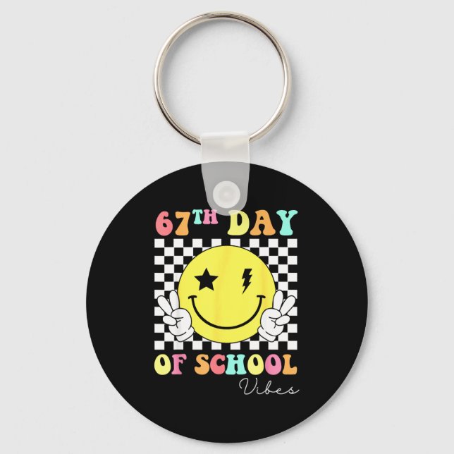 67:e dagen i skolan Smile Face 67 Six Seven Meme G Nyckelring (Framsida)
