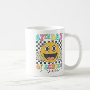 67:e dagen i skolan Vibes Söt Leende Ansikte 67 Me Kaffemugg
