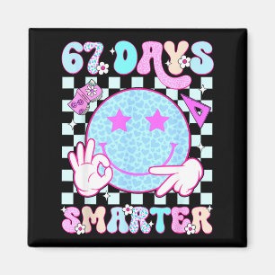 67:e skoldags skjorta 67 dagar smartare lärare B Magnet