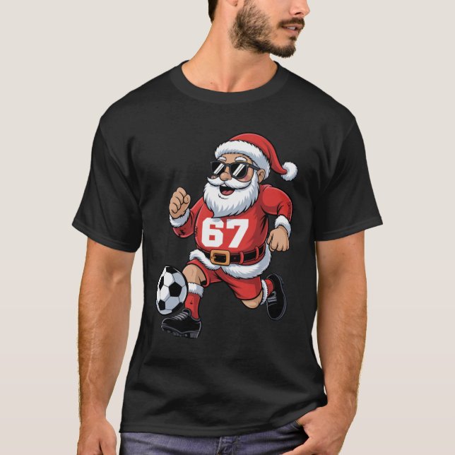67 Fotbolls Tomte Design För Jul Sport Fans  T Shirt (Framsida)