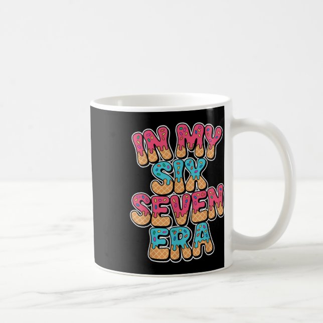 67 Glass Is Strömmande Meme I Min Six Seven Era Ge Kaffemugg (Höger)