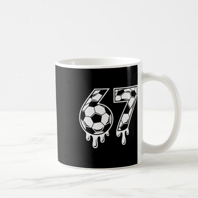 67 Glasskula Fotboll Gen Alpha Six Seven Meme  Kaffemugg (Höger)