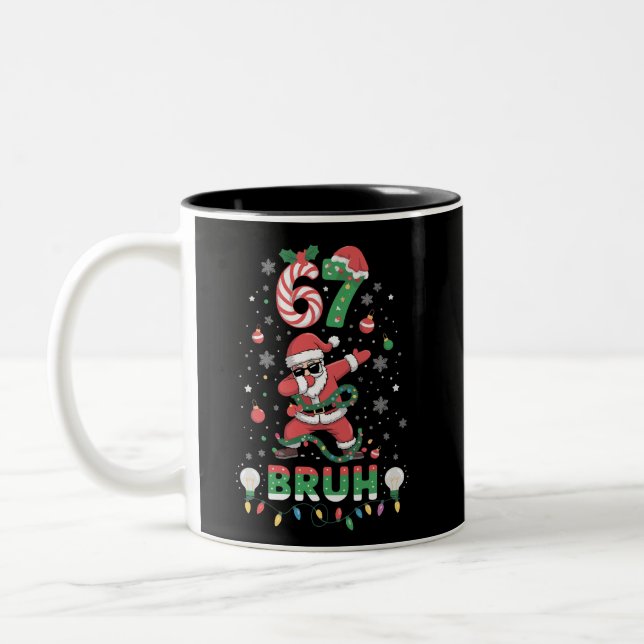 67 Julen Bruh 6 7 Roligt Meme Santa Dabbar Två-Tonad Mugg (Vänster)
