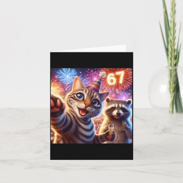 67 Meme Cat Raccoon New Year Selfie Funny Birthday Kort (Framsida)