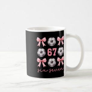 67 Meme Fotbollsmamma Syster Coquette Bågar Rosa F Kaffemugg