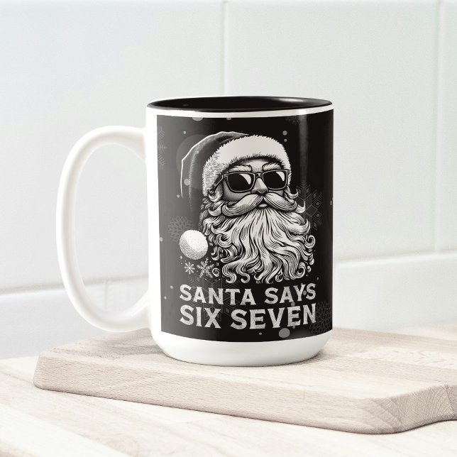 67 Meme Funny Santa Says Six Seven Christmas Två-Tonad Mugg (Skapare uppladdad)