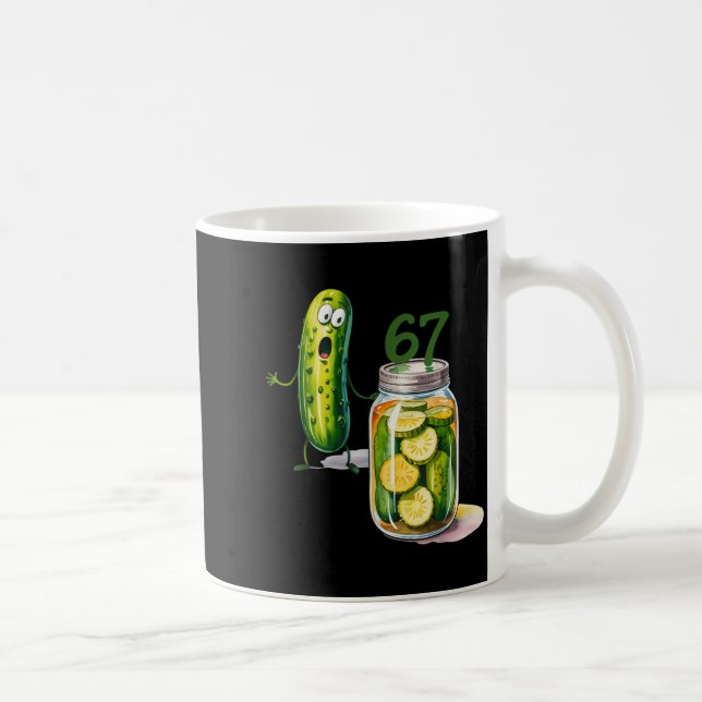 67 Meme Pickle Överraskning En Burk Skivade Pickle Kaffemugg (Höger)