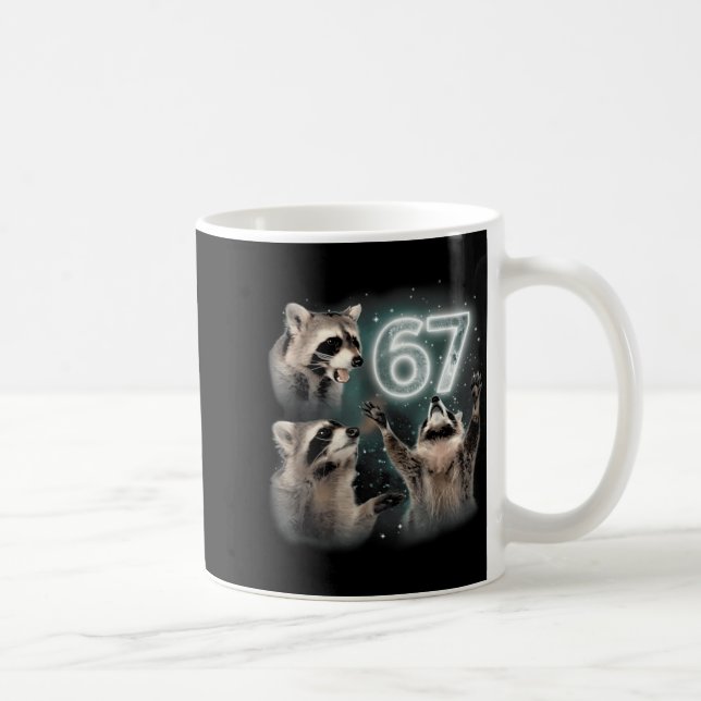 67 Meme Racoon Howling At The Moon Six Seven Trash Kaffemugg (Höger)
