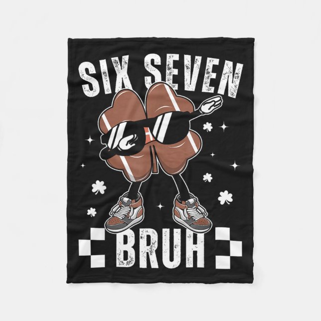 67 Meme Six Seven Bruh Shamrock Fotboll St Patric Fleecefilt (Framsidan)