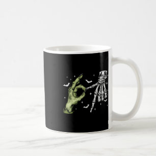 67 Meme Skelett Zombie Hand 6 7 Halloween Sex Sju Kaffemugg