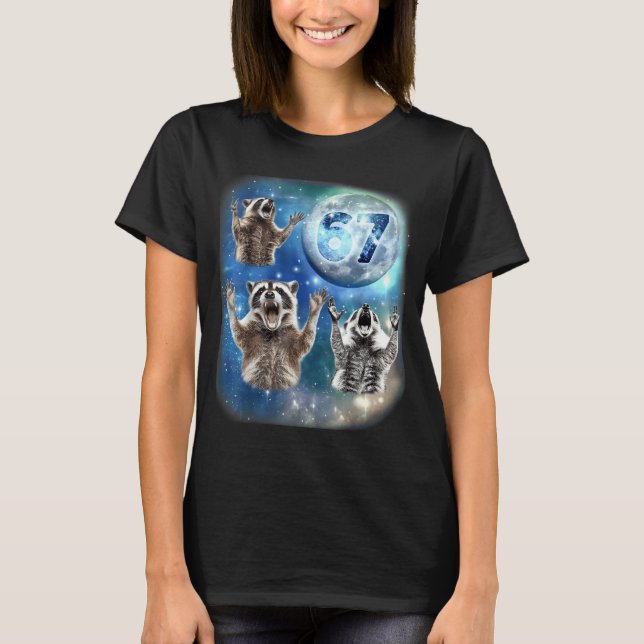 67 Meme Three Racoon Howling At The Moon 67  T Shirt (Framsida)