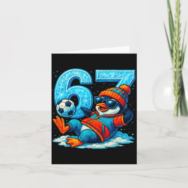 67 Penguin Soccer Funny Winter Meme Gift  Kort (Framsida)