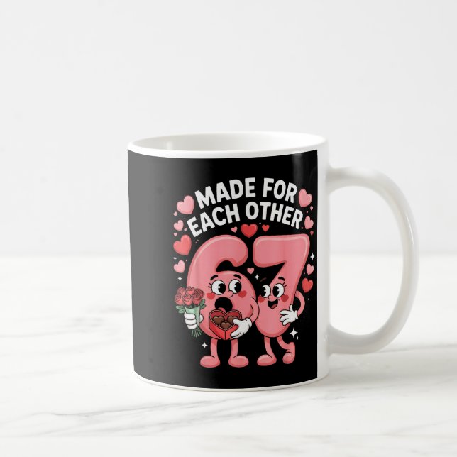 67 Six Seven Meme Gen Alpha Alla Hjärtans Dag Koke Kaffemugg (Höger)