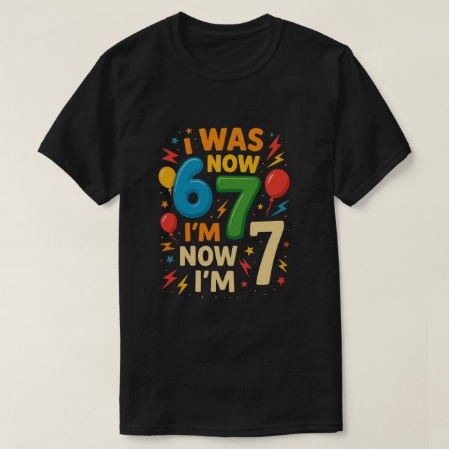 67 skäl att skratta Lång och busig & överlevde T Shirt (Design framsida)