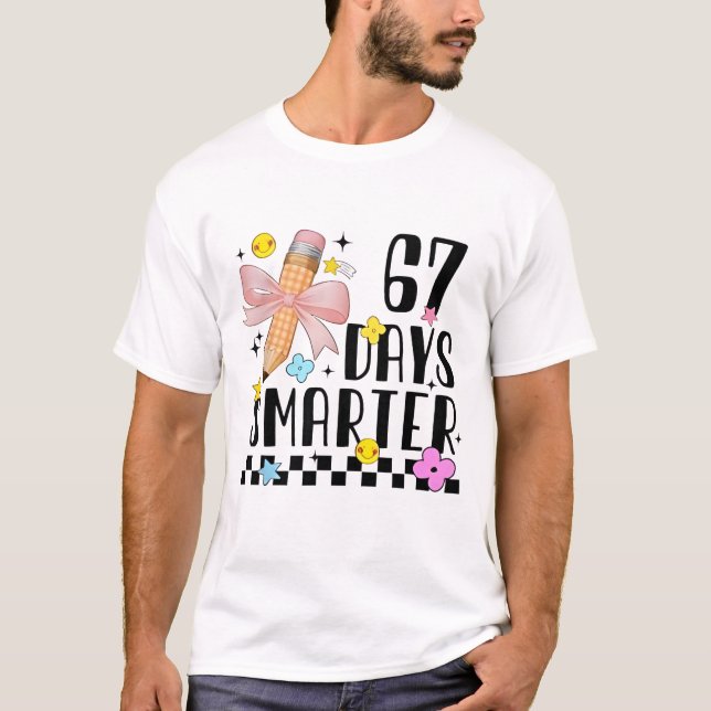 67 Skoldagar Rolig 67 Dagar Smartare Elev Te T Shirt (Framsida)