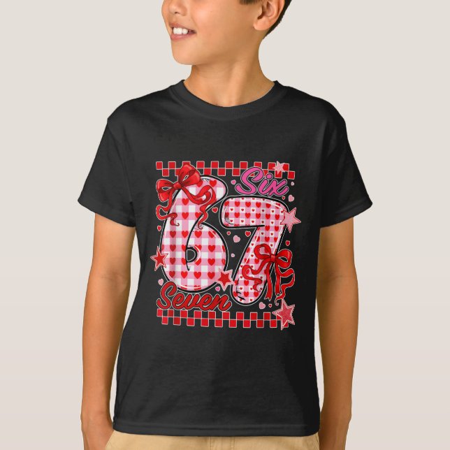 67 Valentine Six Seven Cute Love Valentine Men Wom T Shirt (Framsida)
